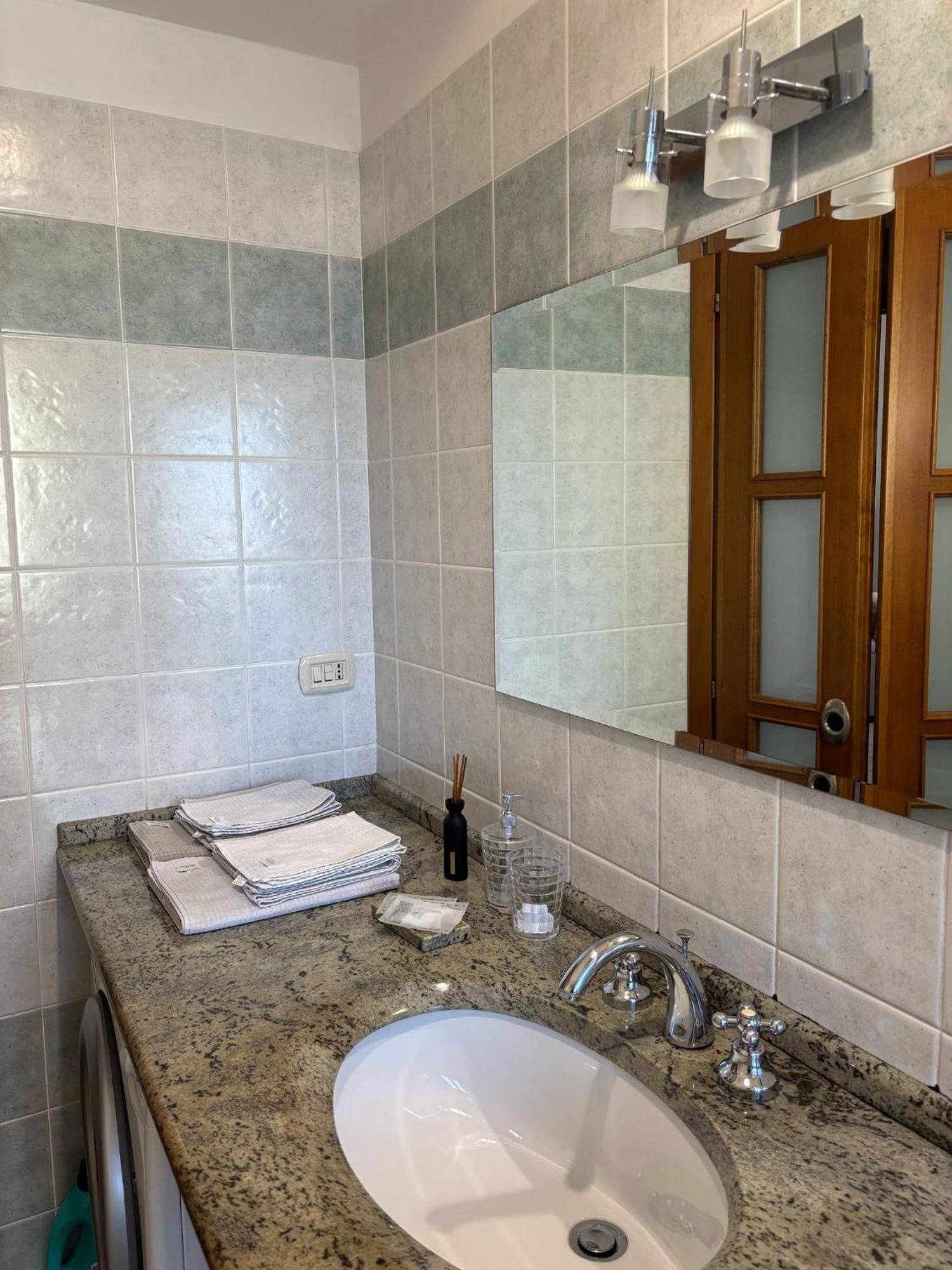 Bright Port View Apartment- Free Parking Cagliari Exterior foto